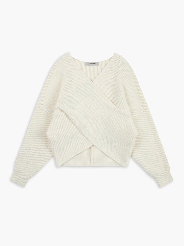 Women's sienna oversized, cozy, and comfortable knit sweater. Perfect casual fall/winter outfit piece.