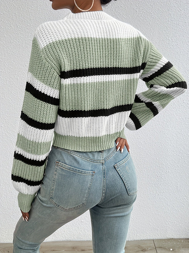 Women's Sienna knitted sweater, relaxed fit, soft texture, a stylish and cozy addition to your wardrobe.