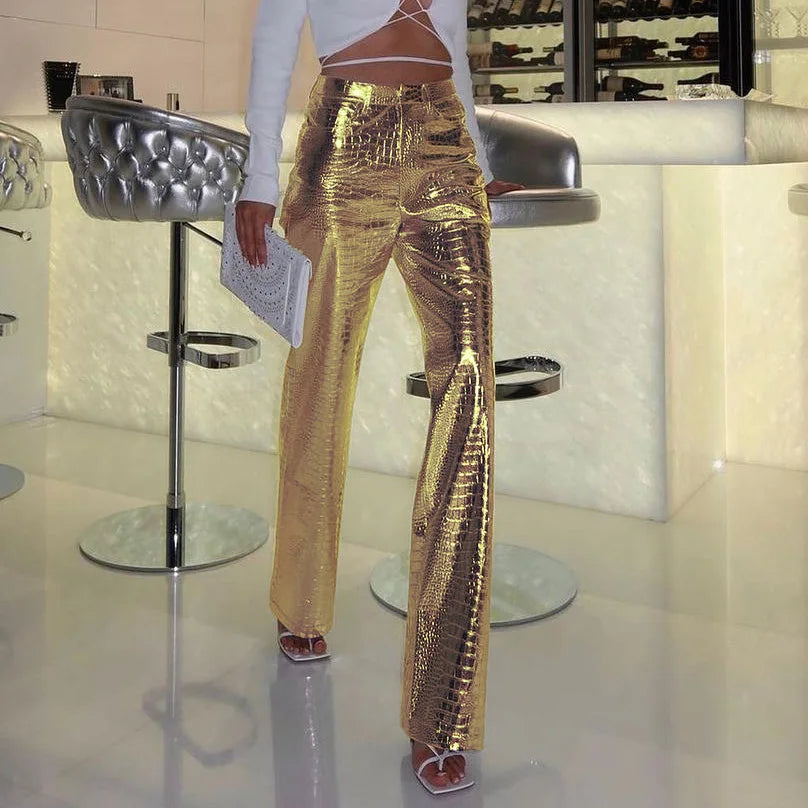 Chic women's pants, modern design, sleek silhouette. Ideal for versatile evening wear & comfort.