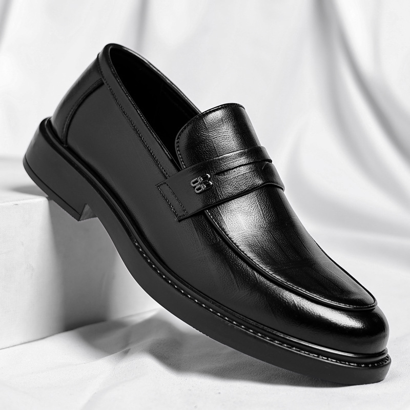 Men's sleek everyday comfort loafers. Versatile slip-on shoes with a classic design for casual and formal.