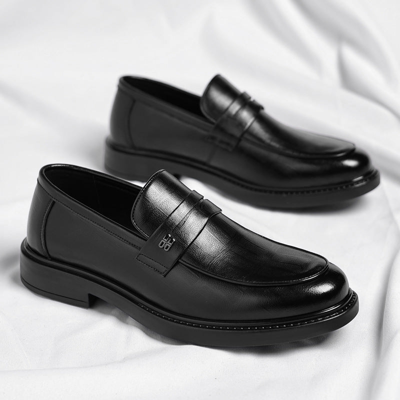 Premium men's comfortable loafers. Easy slip-on style for everyday wear, offering sleek, classic design.