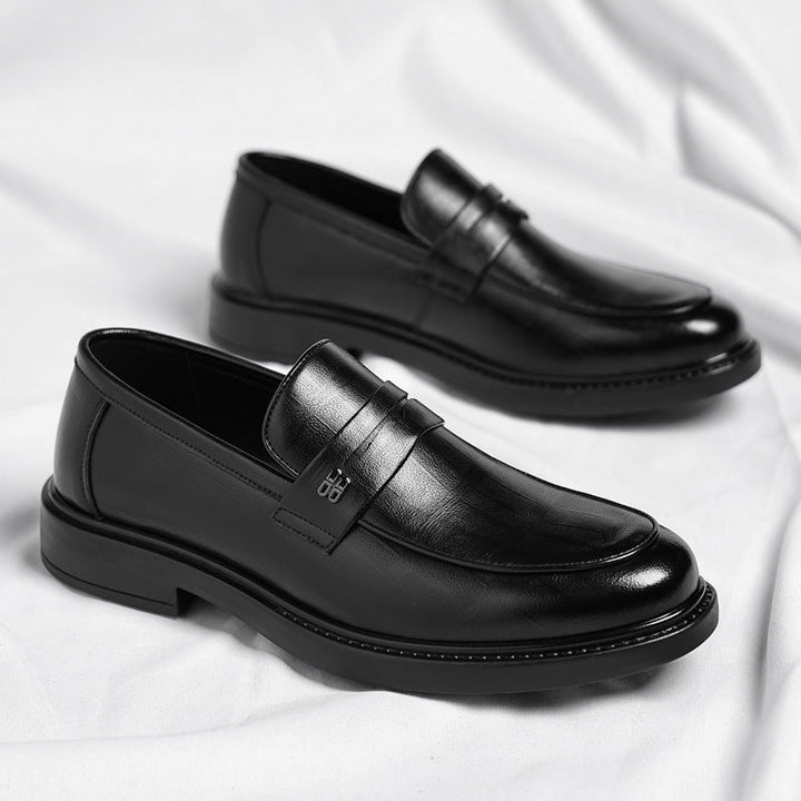 Premium men's comfortable loafers. Easy slip-on style for everyday wear, offering sleek, classic design.
