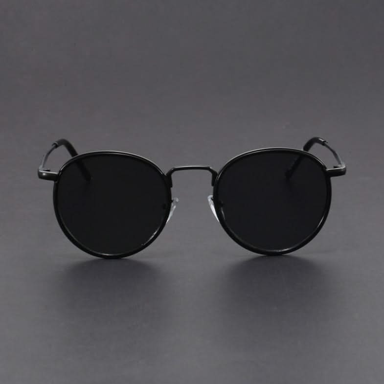Durable sleek metal frame sunglasses, unisex design, offering anti-glare lenses and comprehensive UV protection.