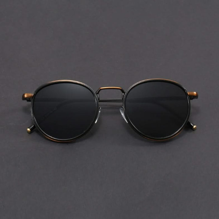 Stylish metal frame sunglasses, unisex design, offering excellent UV protection and a chic look.