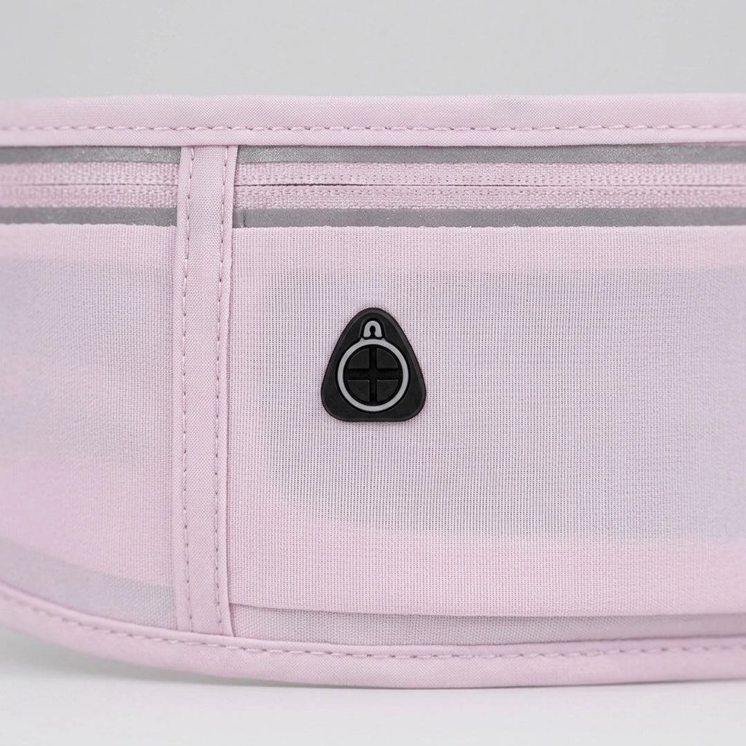 Lightweight unisex sport waist belt, ideal for runners, offering comfortable, bounce-free storage for essentials.