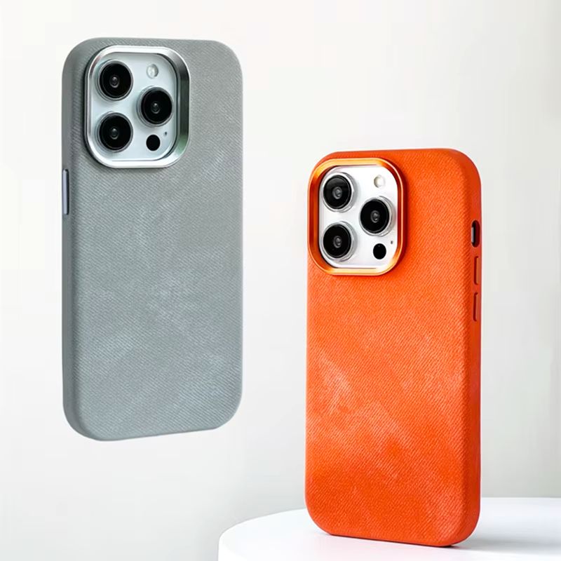 Ultra-slim iPhone case, protective cover with scratch resistance & anti-smudge. Fits iPhone 13/12.