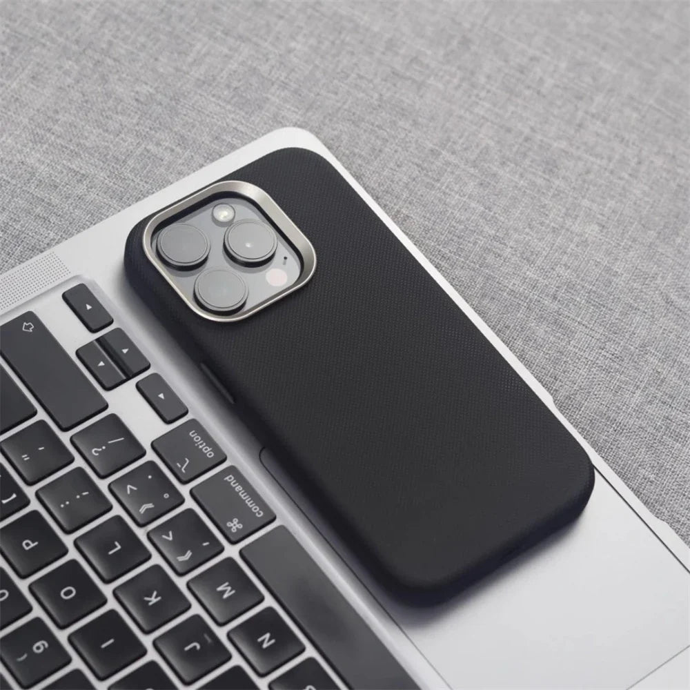 Slim protective smartphone case with secure grip, Magsafe compatible, ensuring optimal phone drop protection.