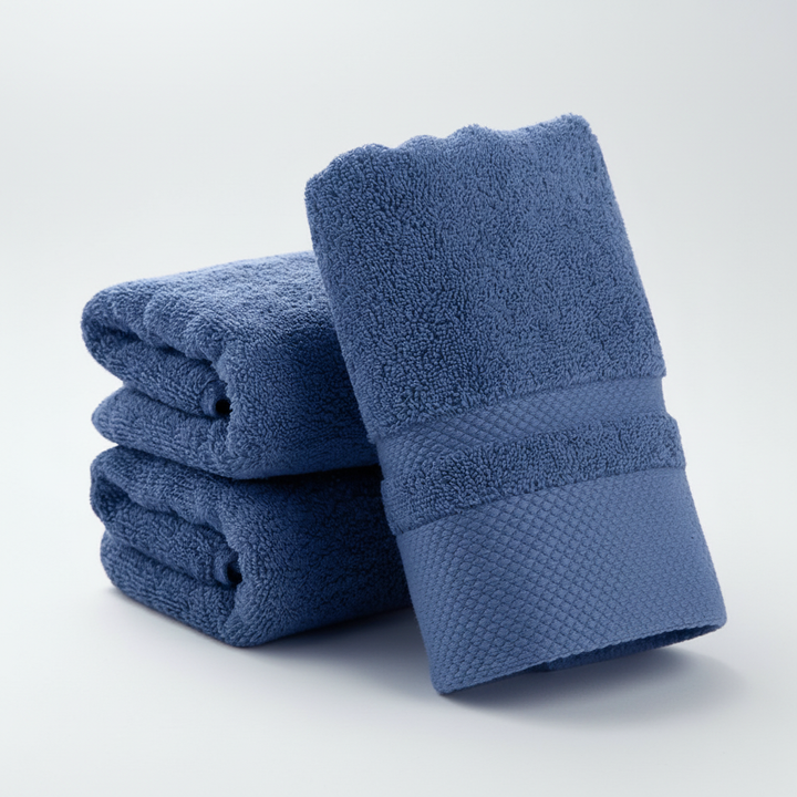 Luxurious cotton blend bath towel, highly absorbent and soft, ideal for everyday use