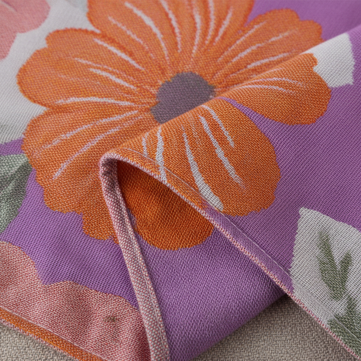 Plush floral pattern cotton bath towel, lavender hues, quick-dry and super soft, ideal for daily use.