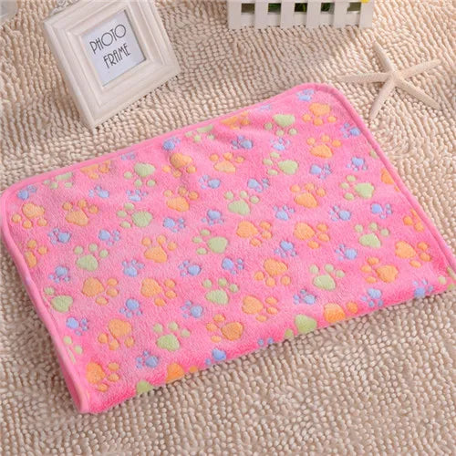 Washable plush fleece dog blanket ensures a clean, soft space for your dog.