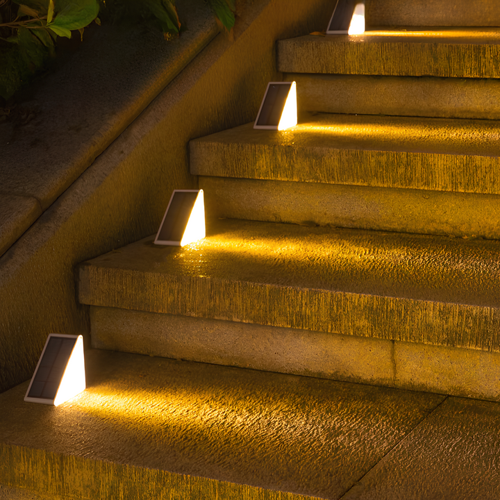 Energy-efficient outdoor solar LED step light for garden and patio