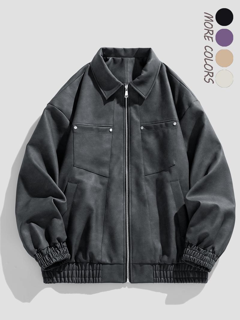 Beige men's trucker jacket. Stylish outerwear with a zipper, ideal for casual fashion and everyday wear.