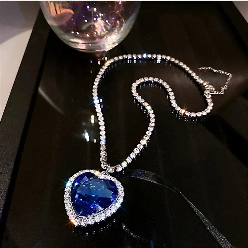 Women's dazzling blue heart crystal necklace, perfect elegant gift for her, high-quality jewelry.