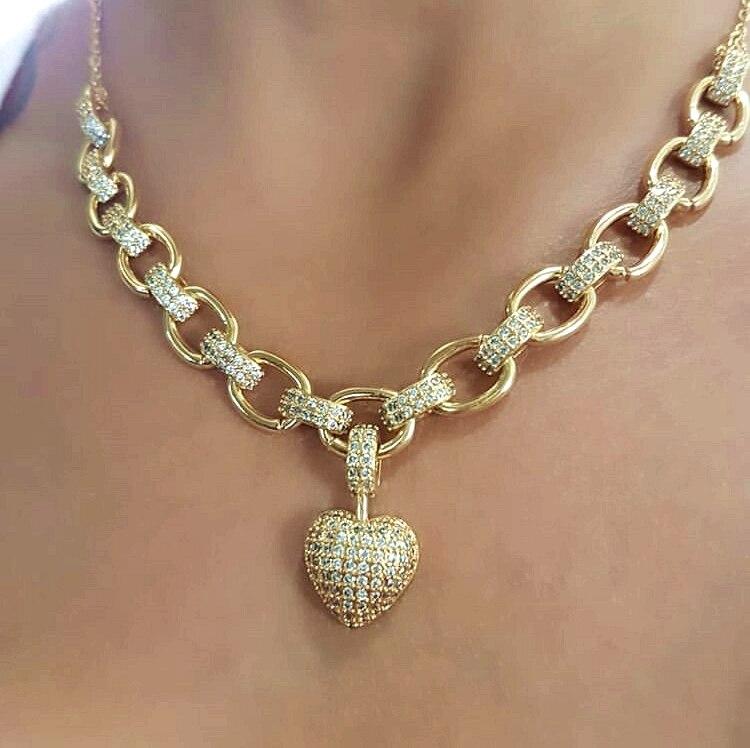Women's elegant zirconia necklace and matching bracelet set. A versatile fashion accessory.