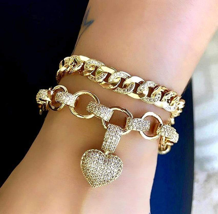 Stunning zirconia jewelry set for women, including a necklace & bracelet. Ideal formal wear or gift.