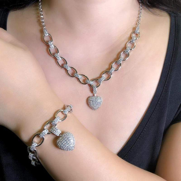 Elegant women's zirconia necklace & bracelet set. Sparkling fashion accessory for a refined look.