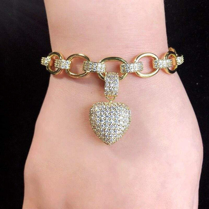 Classic women's zirconia necklace & bracelet set. Elegant and timeless fashion accessory.