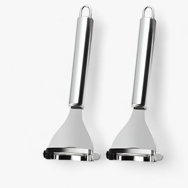 Compact stainless steel corn peeler: Efficient cooking gadget for quick and effortless corn stripping, a must-have kitchen tool.