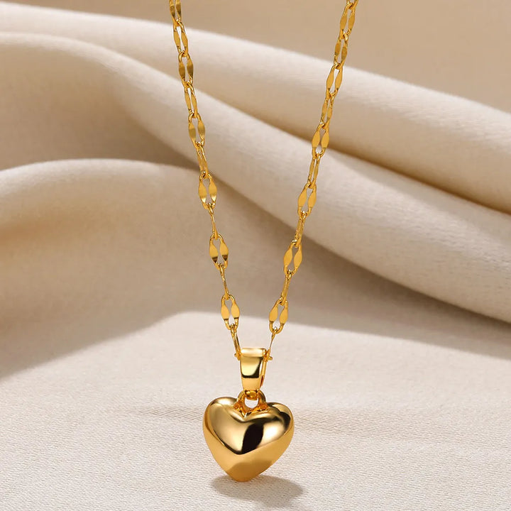 High-quality sterling silver heart pendant necklace, elegant & durable women's fine jewelry.
