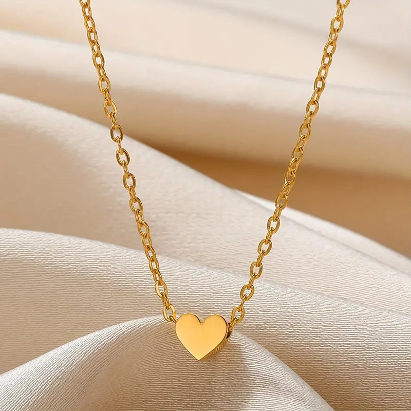 Stylish sterling silver heart pendant, a fine jewellery necklace for women's everyday fashion.