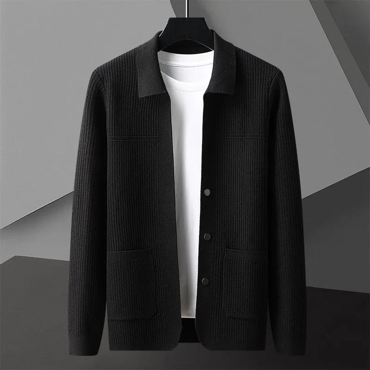 Men's structured casual jacket in a smart button-front design. Versatile layering piece for everyday wear.
