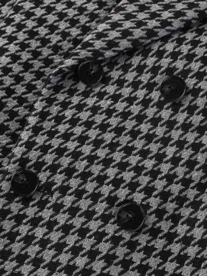Oliver men's stylish checked blazer. Double-breasted, classic style for a sophisticated men's wardrobe.