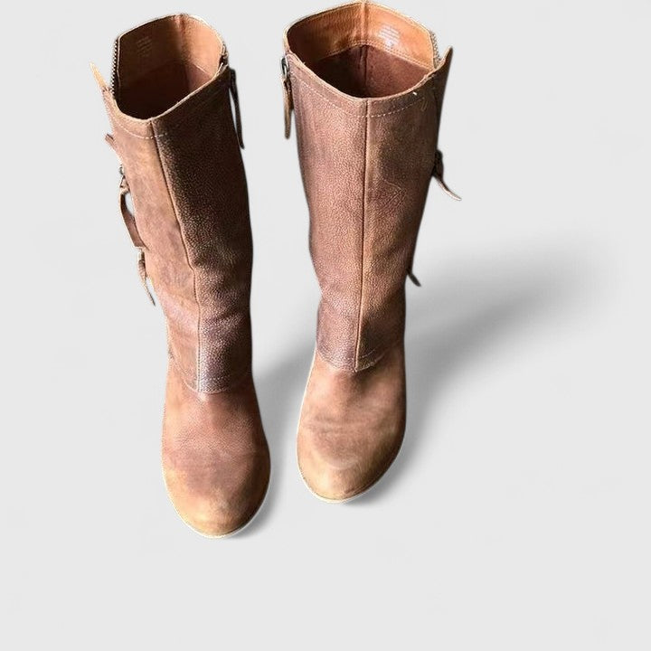 Western-style women's brown orthopedic boots with advanced support, perfect for comfortable all-day wear.