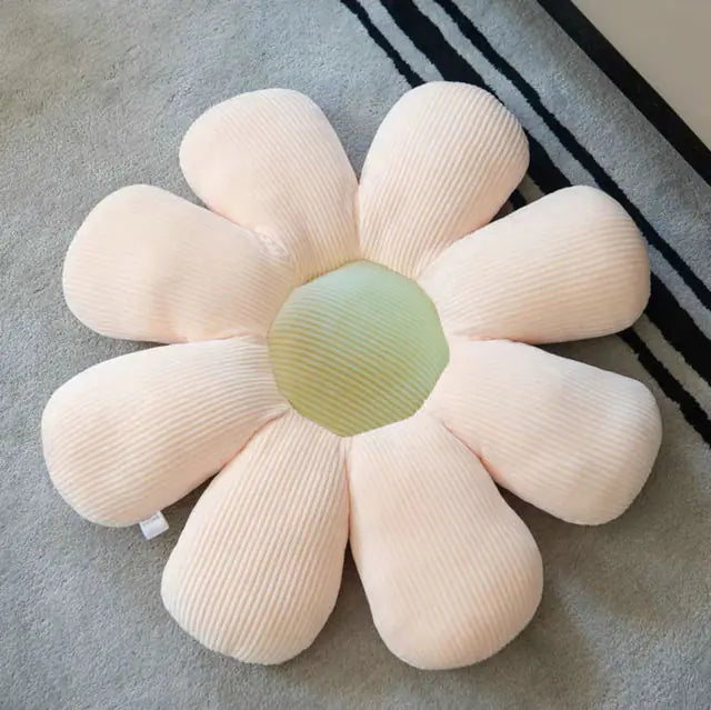 Comfortable floral seat cushion, living room decor bliss.