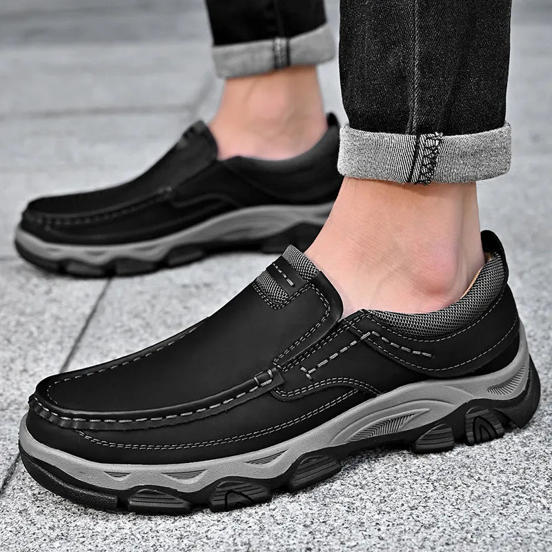 Lucas men's orthopedic walking shoes in a versatile brown, blending comfort with modern style.