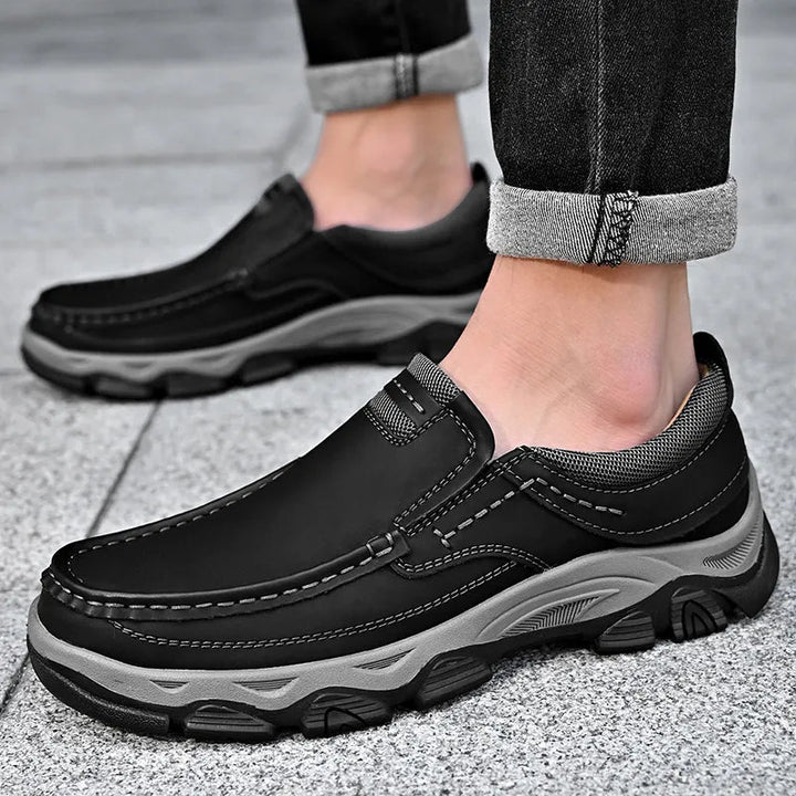 Lucas men's orthopedic walking shoes in a versatile brown, blending comfort with modern style.