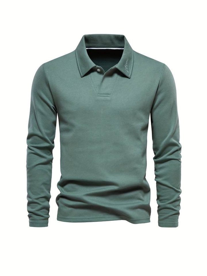 Versatile men's smart casual pullover sweater. Long sleeve design for modern men's fashion and everyday style.