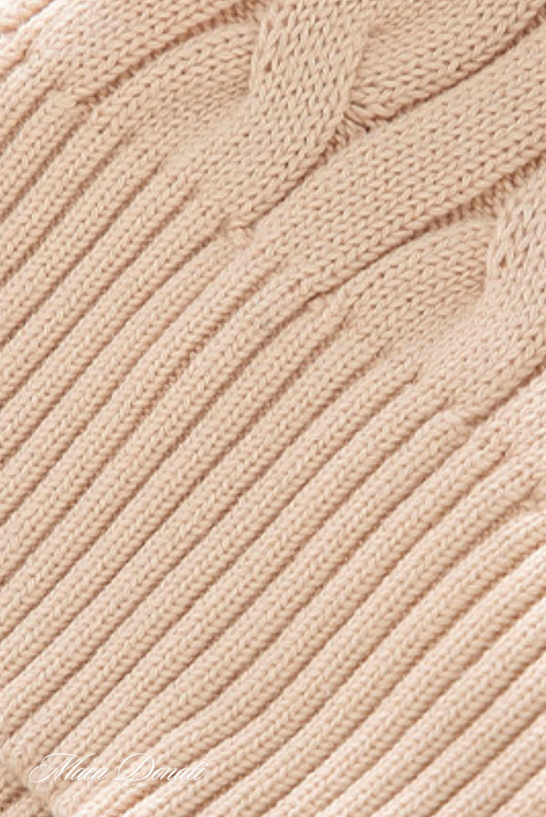 Cozy men's knitted roll neck sweater, a winter fashion essential. Long sleeve pullover for warmth.
