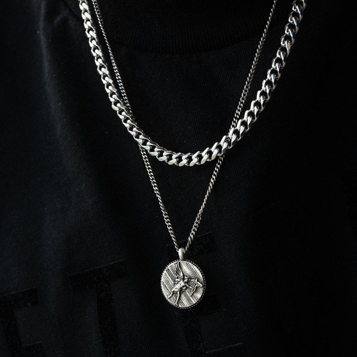 Classic men's Cuban link necklace. Elegant and durable men's chain, perfect men's fashion jewelry.