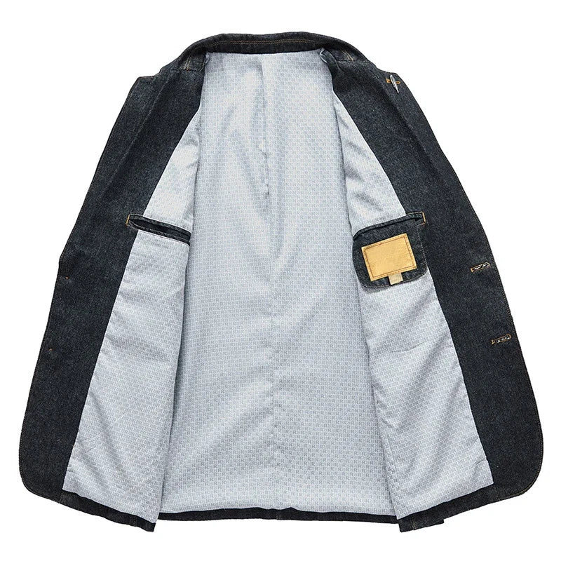 Men's structured blazer featuring practical utility pockets, blending style with functionality for daily wear.