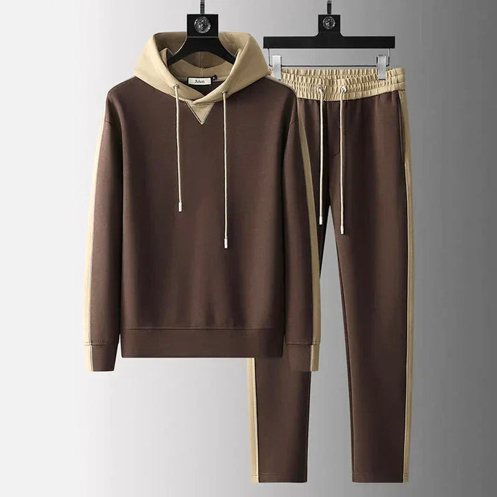 Relaxed men's two-tone lounge set, perfect for casual wear. Stylish and comfortable matching set.