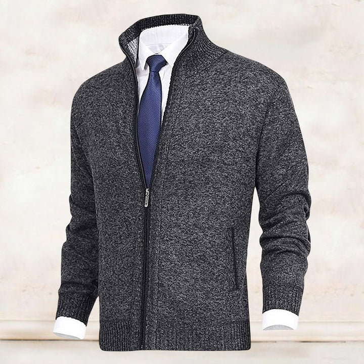 Orion men's vest, a warm and stylish sleeveless jacket for versatile casual wear.