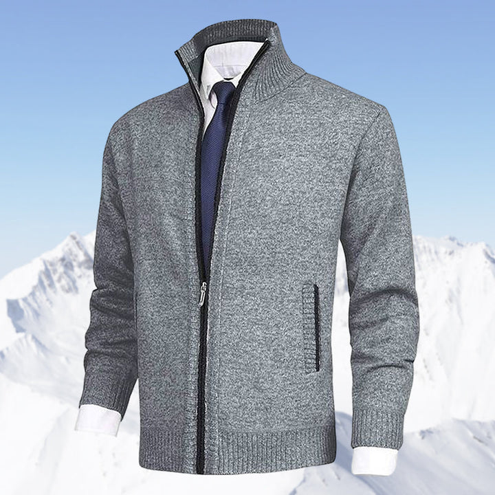 Orion men's warm vest, a stylish sleeveless jacket for casual fall outfits.
