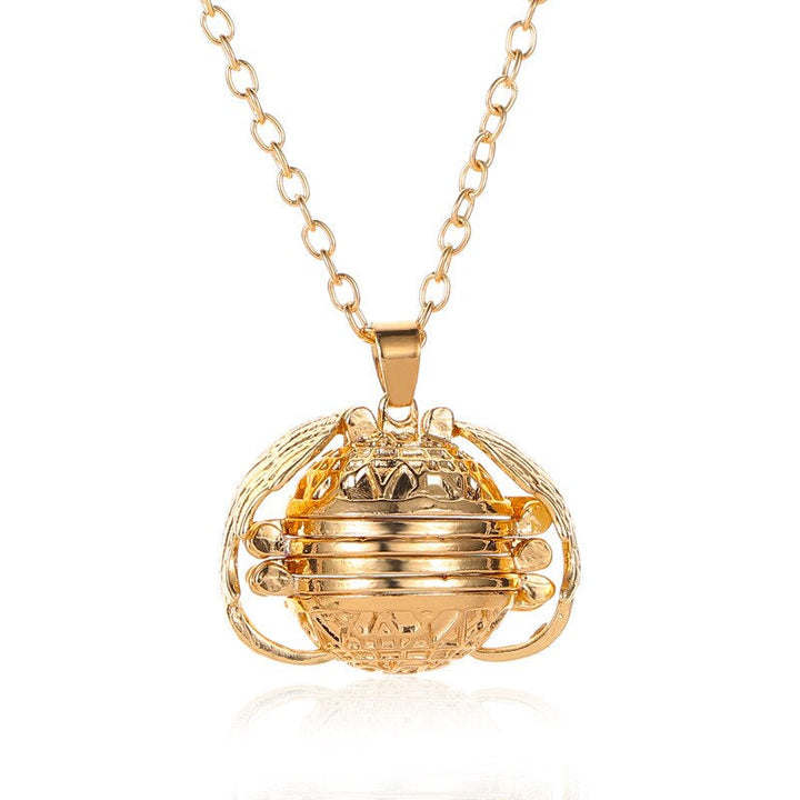 Stylish women's multi-layer locket necklace, featuring photo compartments and adjustable chain.