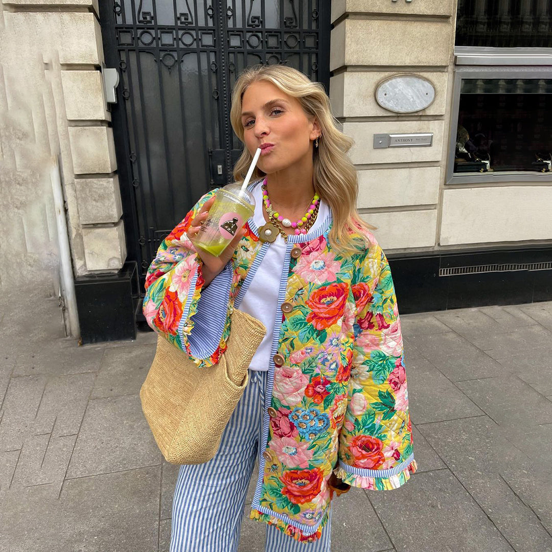 Colorful print women's blazer. Chic and trendy jacket for ladies, great for versatile summer fashion & casual elegance.