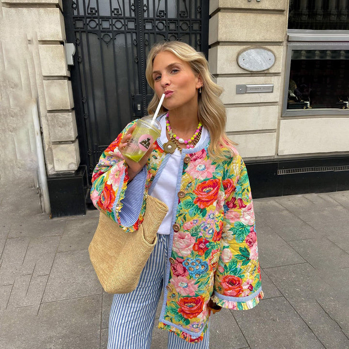 Colorful print women's blazer. Chic and trendy jacket for ladies, great for versatile summer fashion & casual elegance.