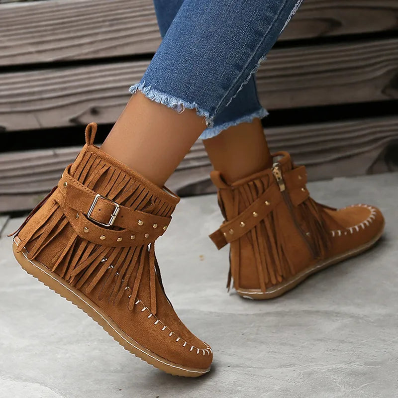 Durable Sienna women's winter boots, offering warmth and elegance for seasonal wear.