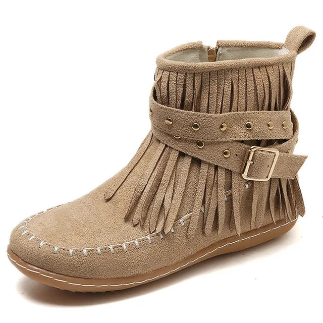 Sienna women's comfortable winter boots with an anti-slip sole, ensuring warmth & security.