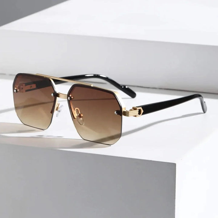 Stylish unisex sunglasses offering full UV protection for comfortable outdoor wear.