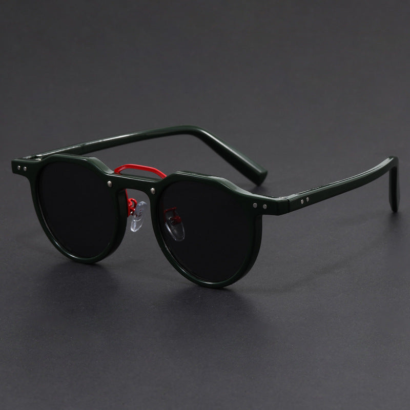 Modern unisex sunglasses, a versatile fashion accessory with UV400 protection. Perfect for men & women, enhancing any look.