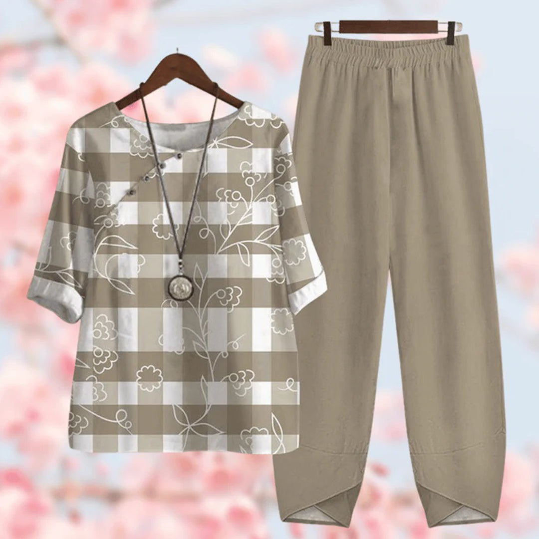 Casual women's polyester two-piece summer outfit, designed for a relaxed yet stylish look.
