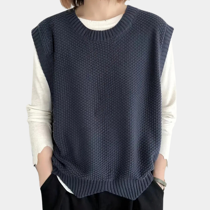 Versatile women's knitted cardigan, a cozy long-sleeve top for autumn, winter, and spring comfort.