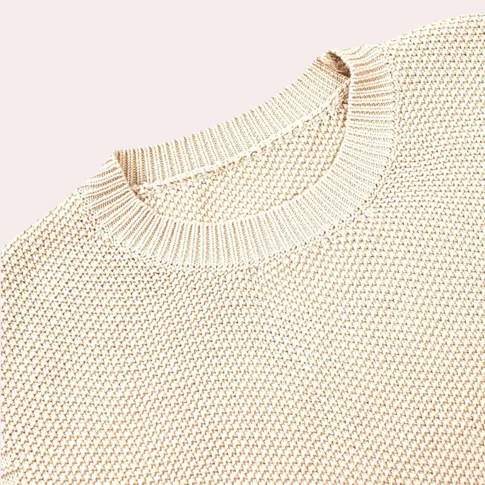Modern women's knitted cardigan, a trendy long-sleeve layer for casual elegance and warmth.