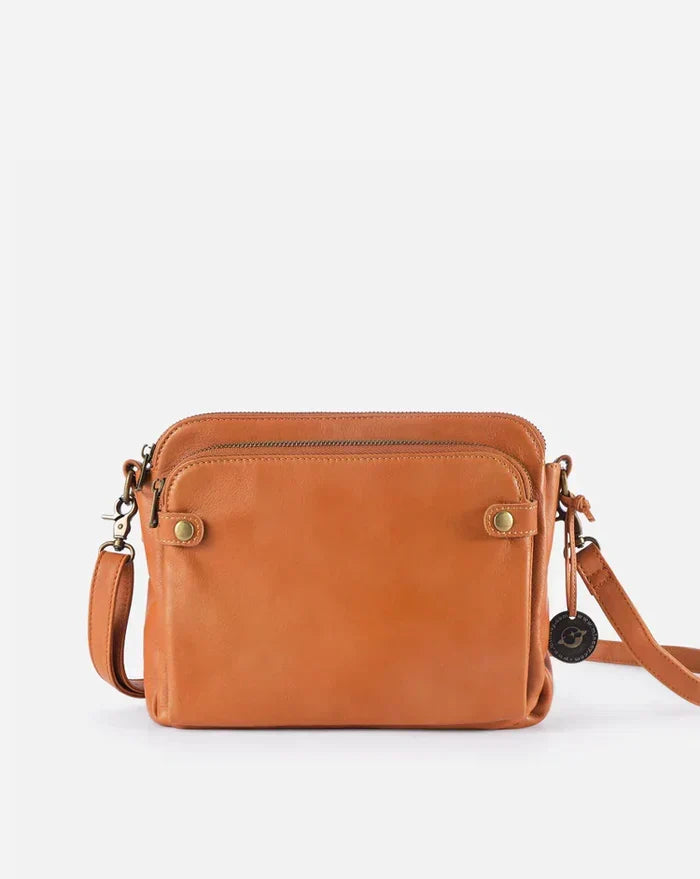 Stylish women's leather crossbody bag, perfect for everyday use.