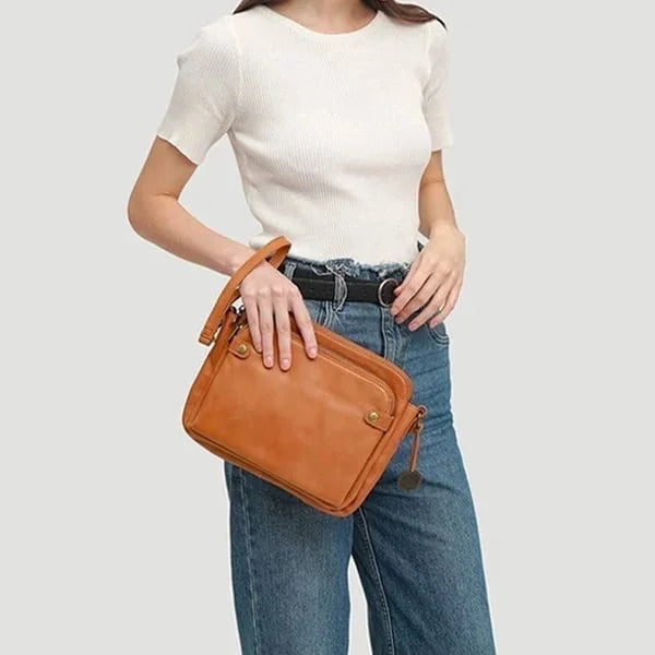 Modern women's stylish leather shoulder bag, a durable and fashionable accessory.