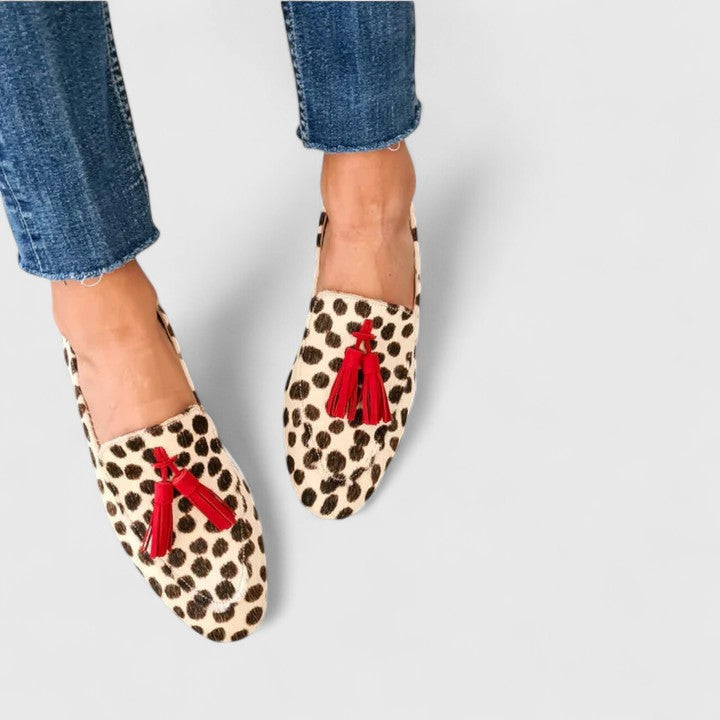 Stylish women's leopard print orthopedic slip-on loafers for all-day comfort and foot support.